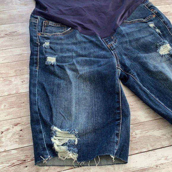 LPinkBlush Blue Distressed Maternity Full Panel Bermuda Raw Hem Shorts - Picture 6 of 10